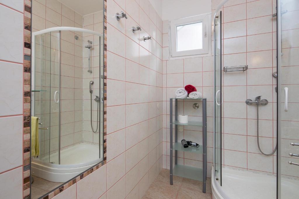 Apartment 2 (2+3), Villa Nada - Vinišće