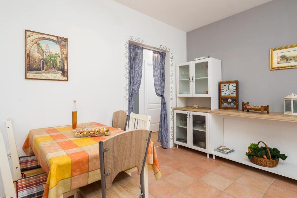 Apartment 2 (2+3), Villa Nada - Vinišće