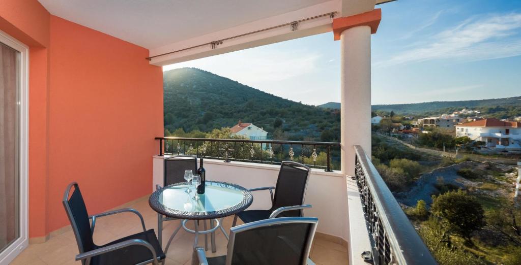 Apartment 3 (4+2), Villa Nada - Vinišće